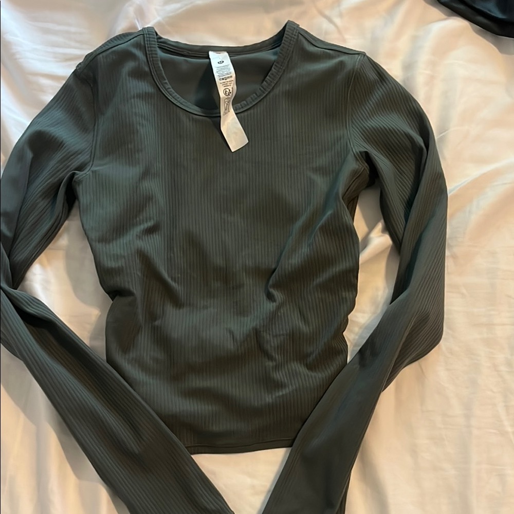 Lululemon Athletica Fitted Long Sleeve Tee Green